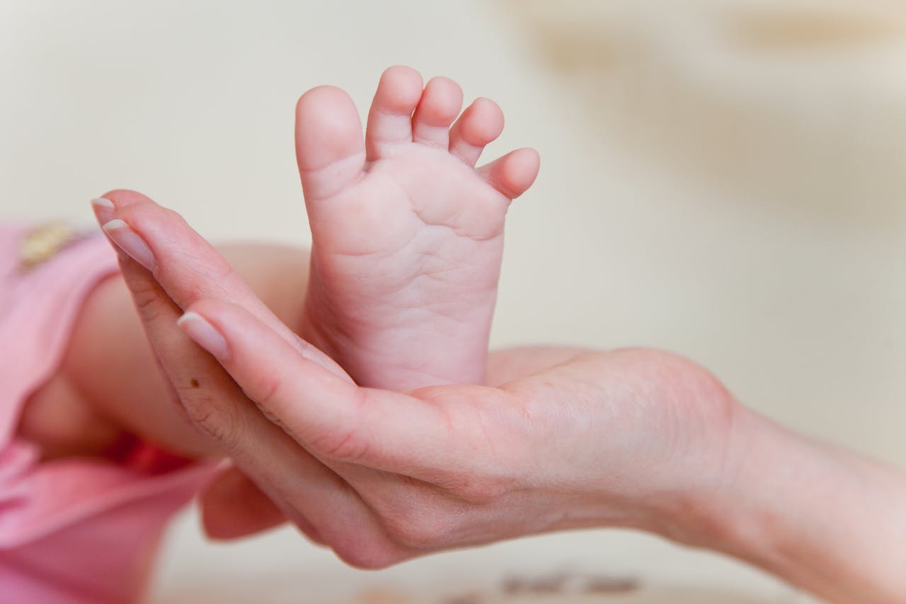 Cure cracked heels permanently at home